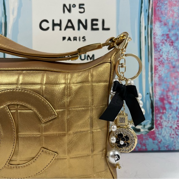 💎NEW! SPECTACULAR CRYSTAL CAMELLIA KEYCHAIN BAG CHARM - Picture 10 of 10